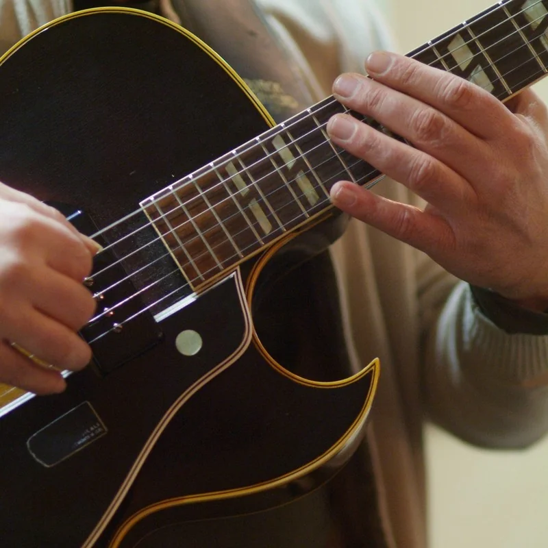 Il Linguaggio Be-Bop e gli Accordi di Settima di Quarta Specie [The Be-Bop Language and The Major Seventh Chords]