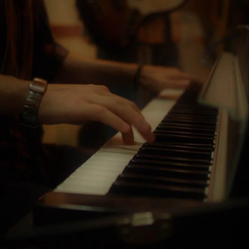 Music Algebra: from the Scale Vectors to the Modal Tensor – Algebra Musicale: dai Vettori Scala al Tensore Modale