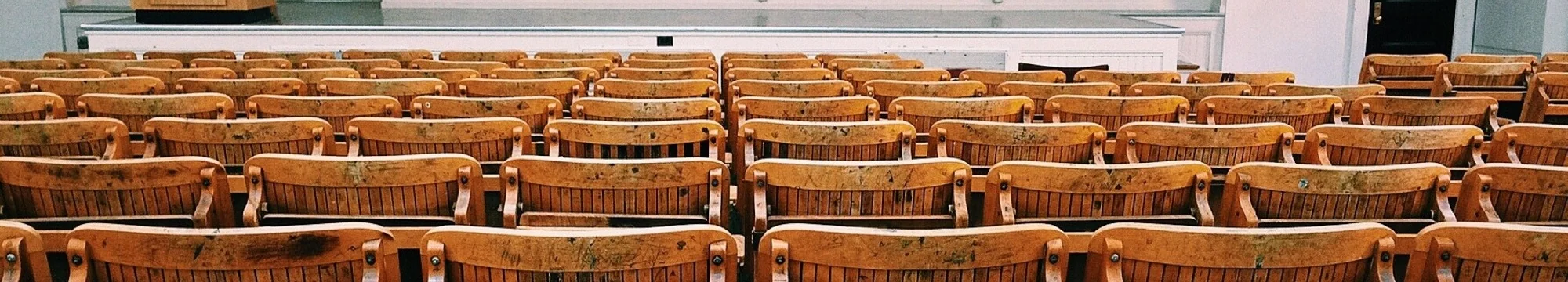 Wiederzuweisung von Personal- und Sachmitteln aus einer Bleibezusage – VGH Baden-Württemberg, Urt. v. 20.04.2020, 9 S 1897/18 – Reallocation of personnel and material Resources