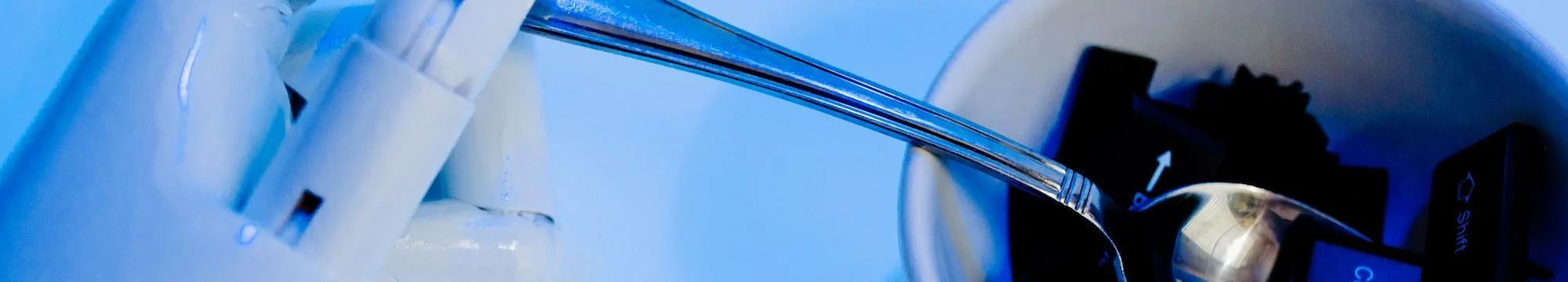 Ein Beitrag zur Künstliche Intelligenz – A Contribution to Artificial Intelligence